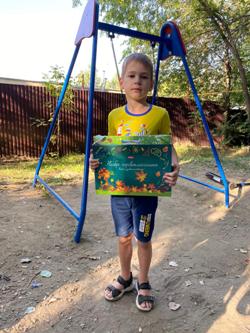 Александр Бондаренко продолжает принимать участие в акции «Собери ребенка в школу»